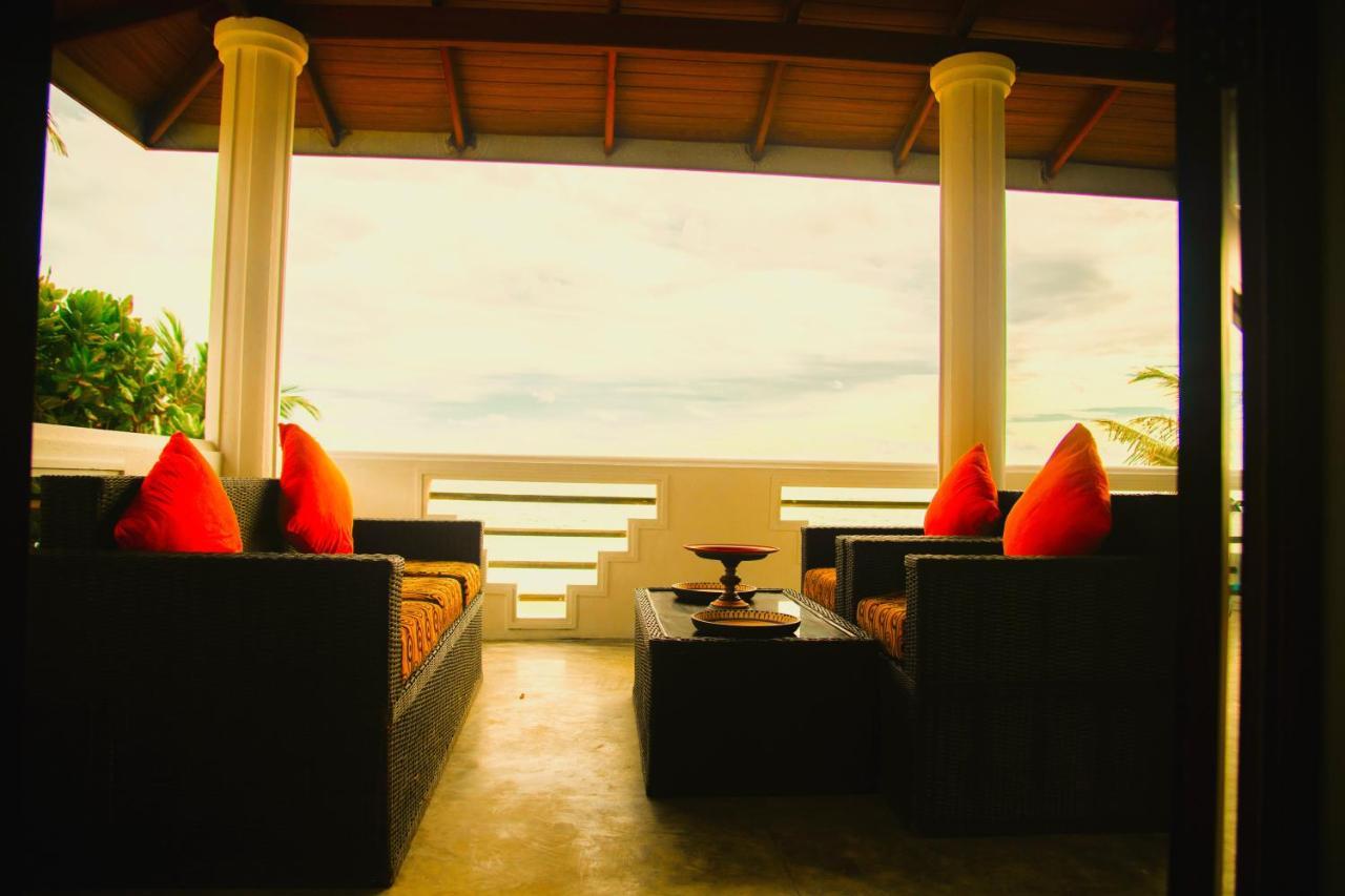 Sea Crest Beach Villa Амбаланґода Екстер'єр фото