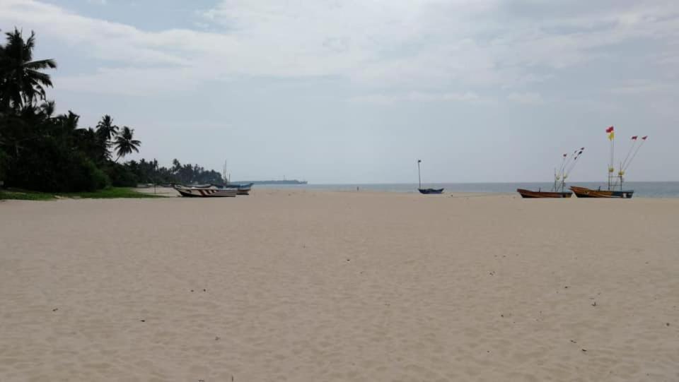 Sea Crest Beach Villa Амбаланґода Екстер'єр фото