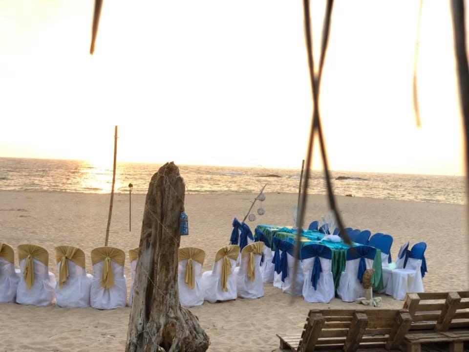 Sea Crest Beach Villa Амбаланґода Екстер'єр фото