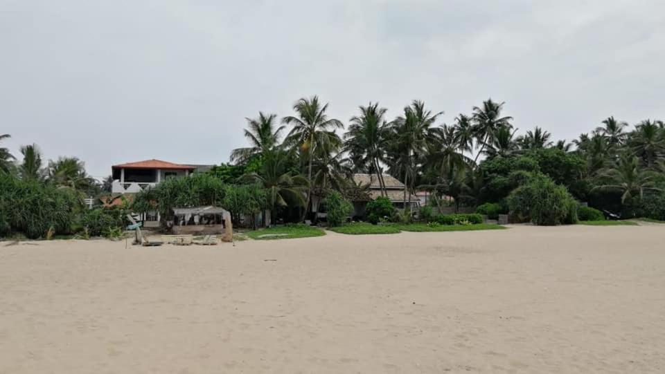 Sea Crest Beach Villa Амбаланґода Екстер'єр фото