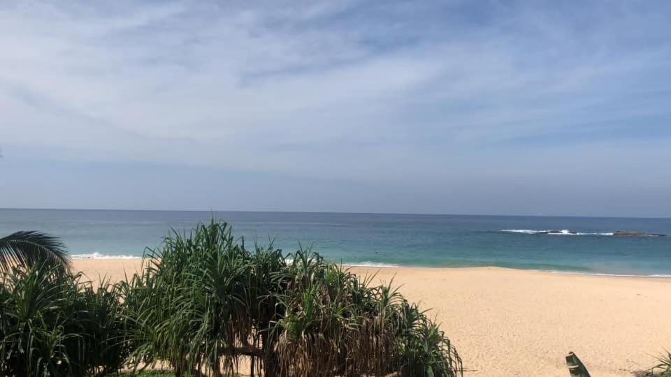Sea Crest Beach Villa Амбаланґода Екстер'єр фото