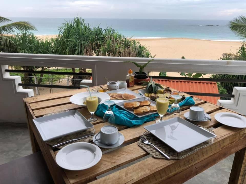 Sea Crest Beach Villa Амбаланґода Екстер'єр фото