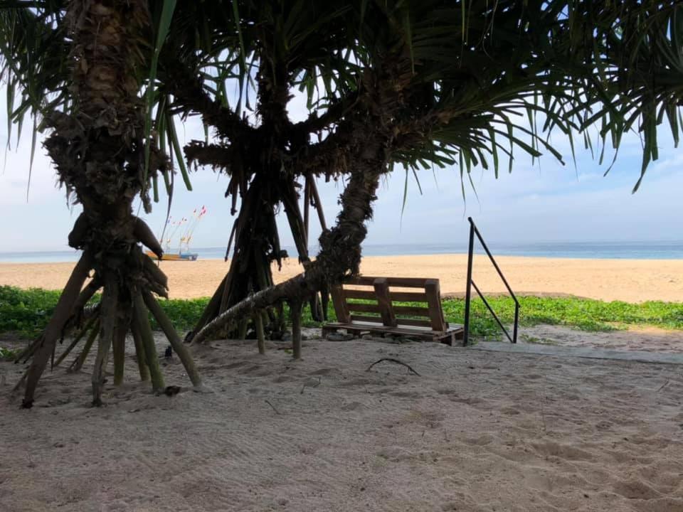 Sea Crest Beach Villa Амбаланґода Екстер'єр фото