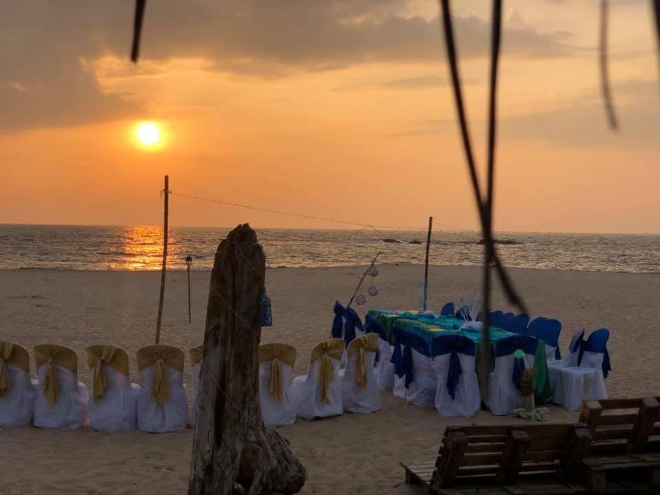 Sea Crest Beach Villa Амбаланґода Екстер'єр фото
